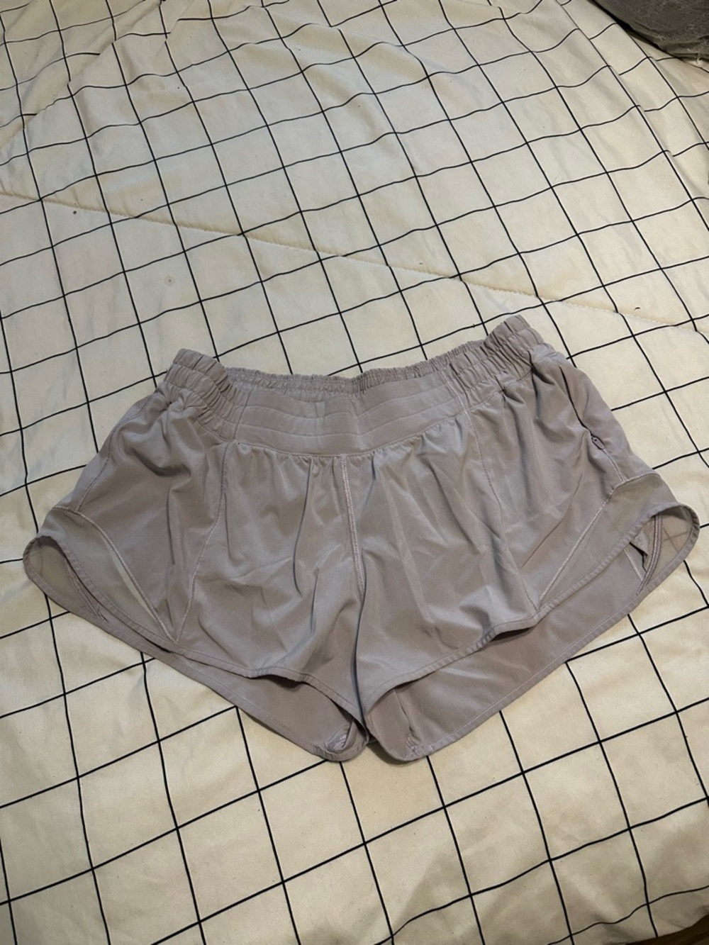 Lululemon Hotty Hot Short - Picture 2 of 5